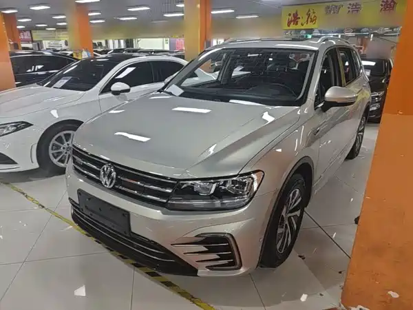 Volkswagen Tiguan L Plug-In Hybrid 2020