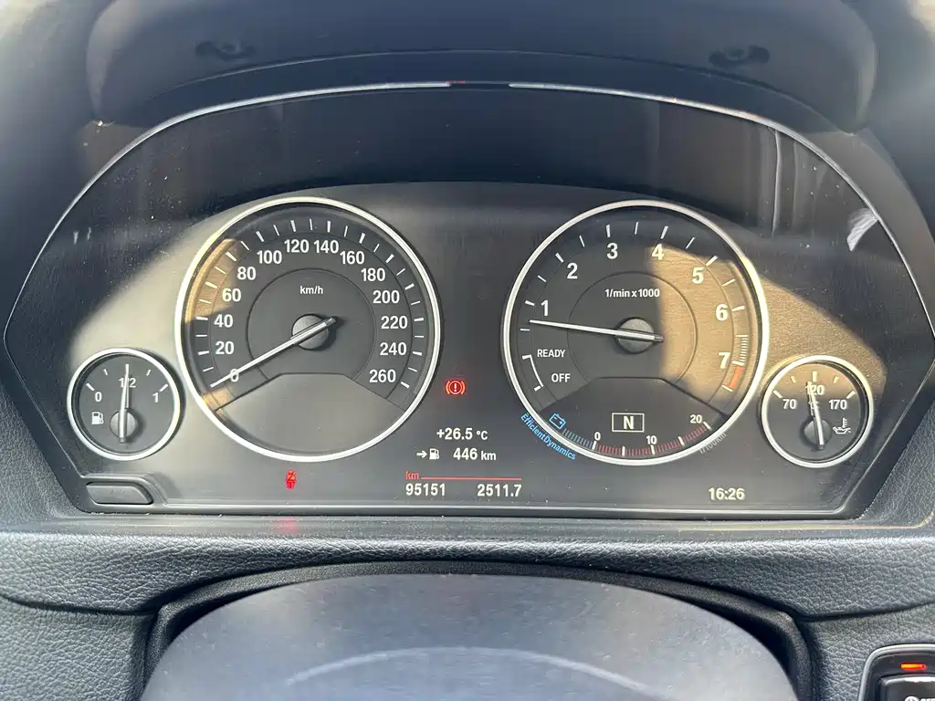BMW 3 Series 2018 — фото 15