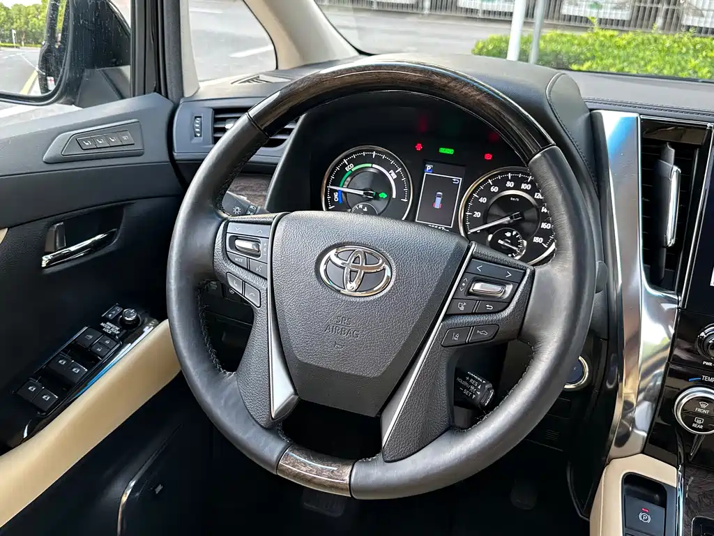 Toyota Alphard 2021 — фото 11
