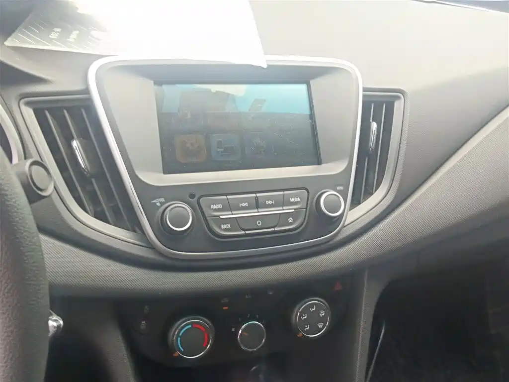 Chevrolet Cavalier 2018 — фото 13