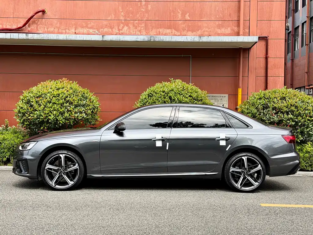 Audi A4L 2025 — фото 14