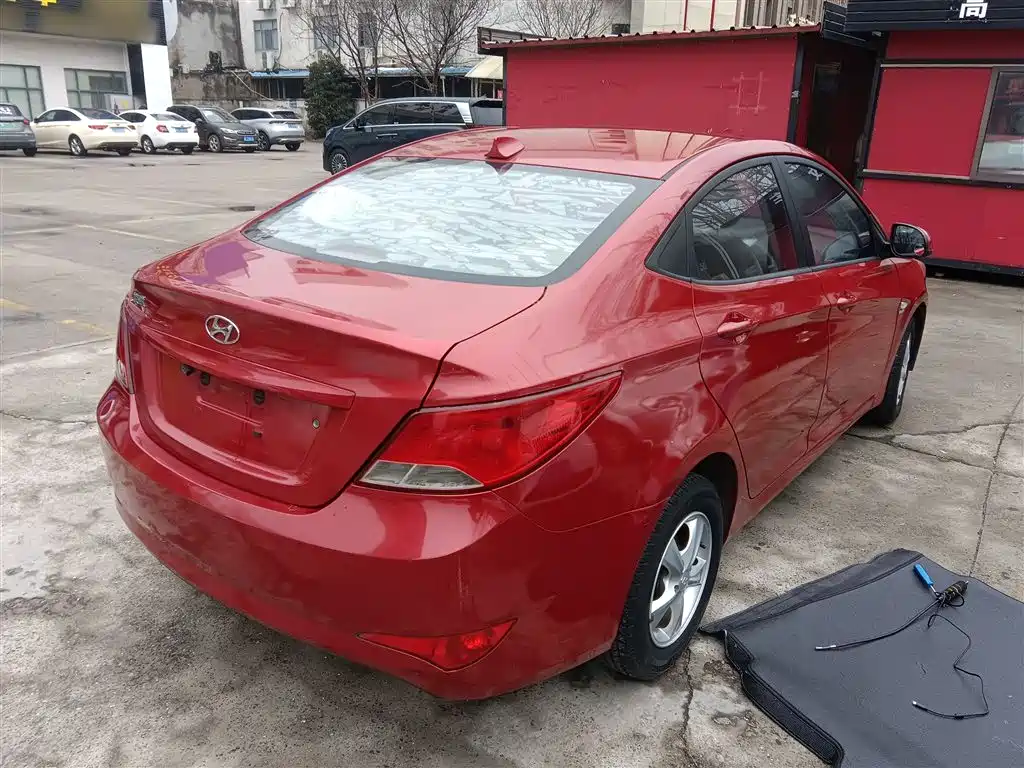 Hyundai Verna 2015 — фото 5