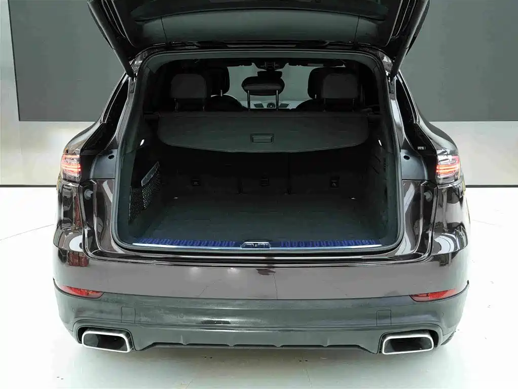 Porsche Cayenne 2020 — фото 20