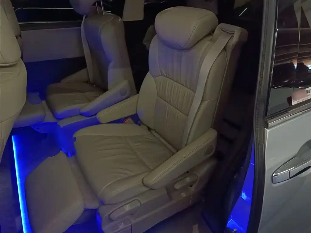 Honda Odyssey 2015 — фото 13