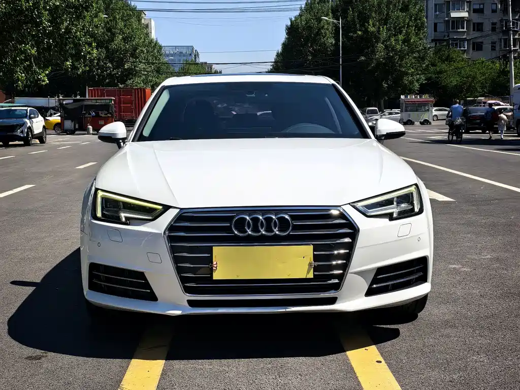 Audi A4L 2018 — фото 2