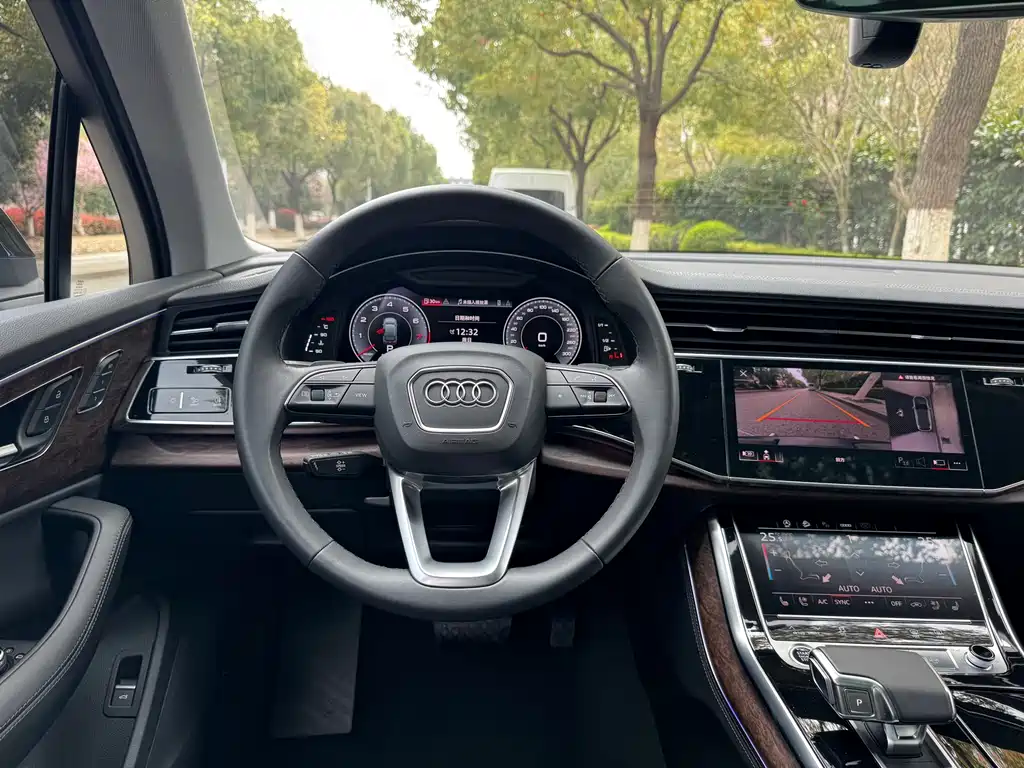 Audi Q7 2023 — фото 14