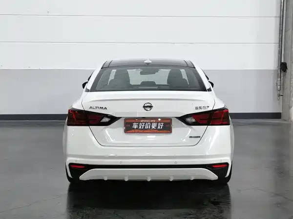 Nissan Teana 2022