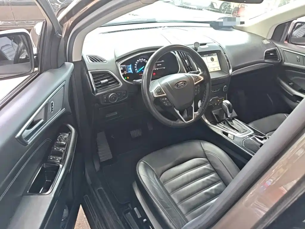 Ford Edge 2017 — фото 16