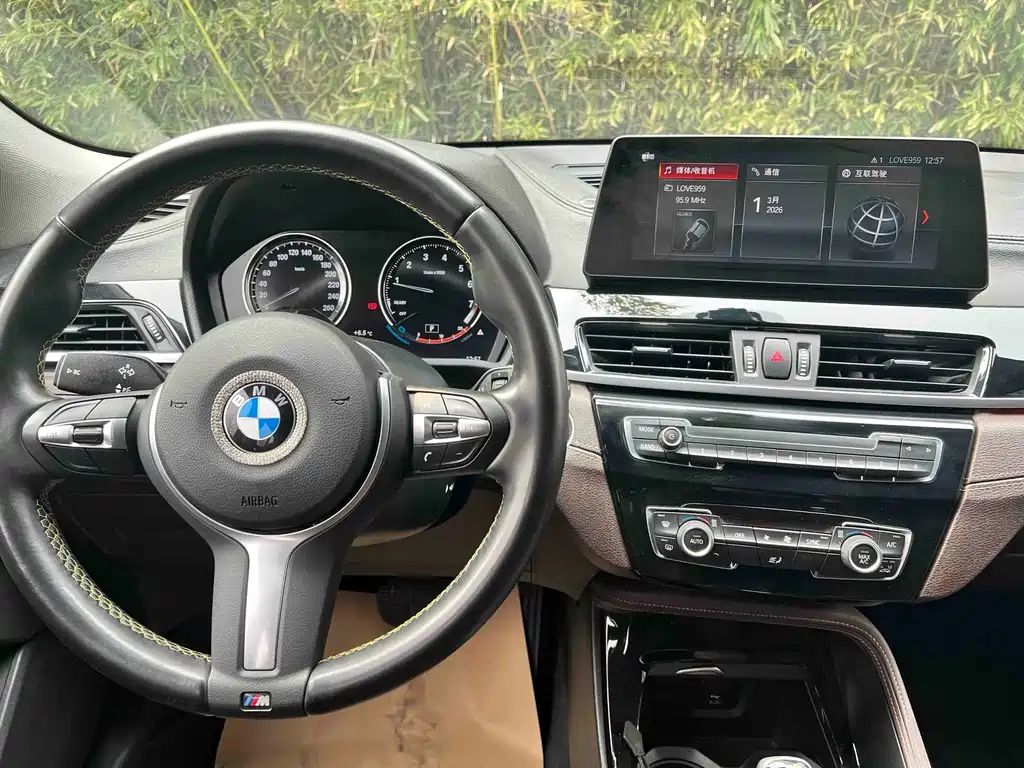BMW X2 2023 — фото 11