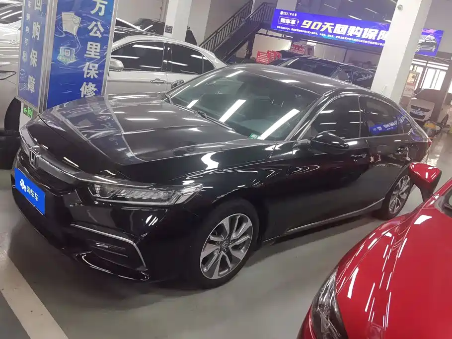 Honda Inspire 2021 — фото 1