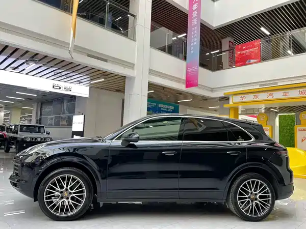 Porsche Cayenne 2022