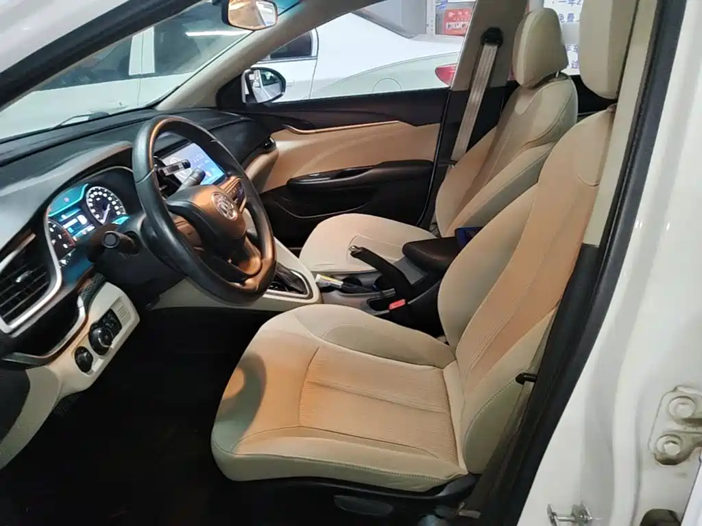 Buick Excelle 2016 — фото 15