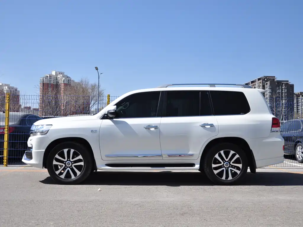 Toyota Land Cruiser 2019 — фото 3