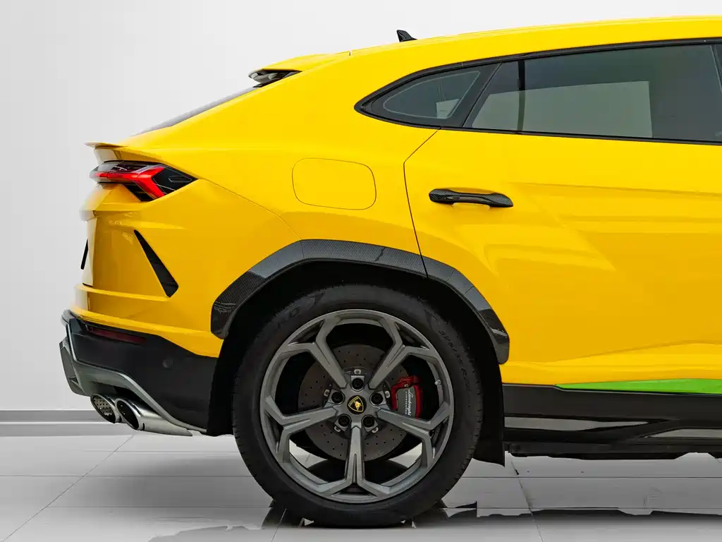 Lamborghini Urus 2020 — фото 11