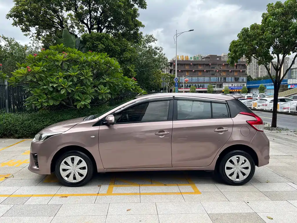 Toyota Yaris L 2016