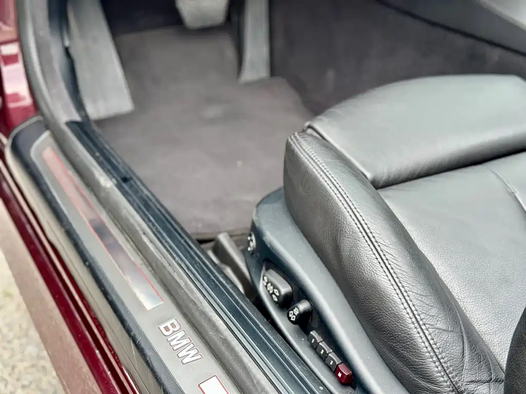 BMW 6 Series 2011 — фото 18