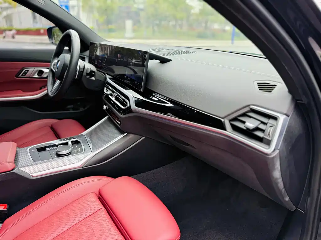 BMW 3 Series 2023 — фото 18