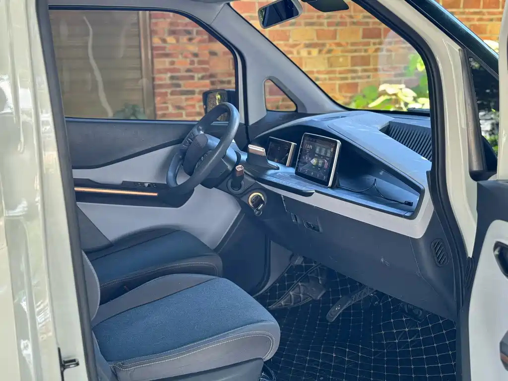 Baojun E200 2021
