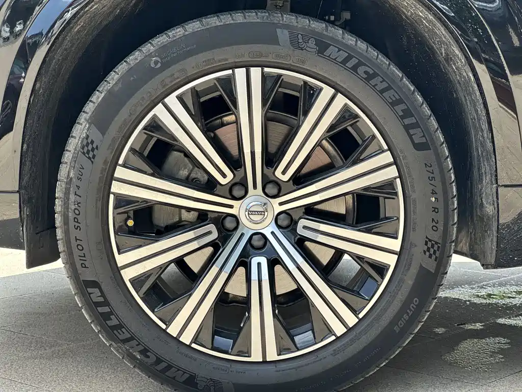 Volvo XC90 2020 — фото 31