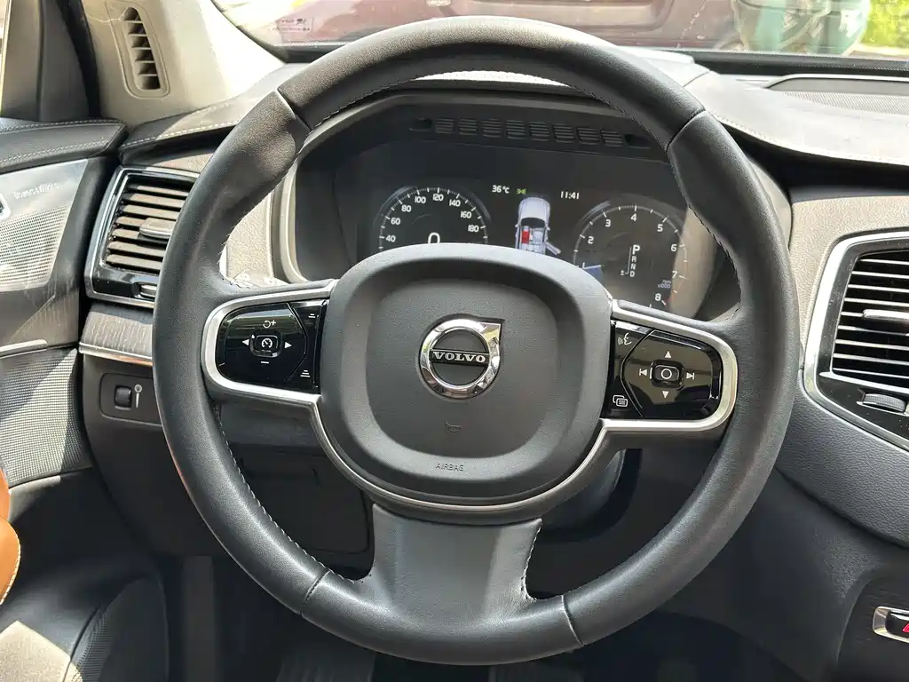 Volvo XC90 2020 — фото 18