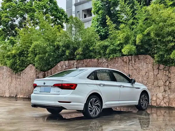 Volkswagen Sagitar 2022