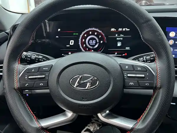 Hyundai Elantra 2022