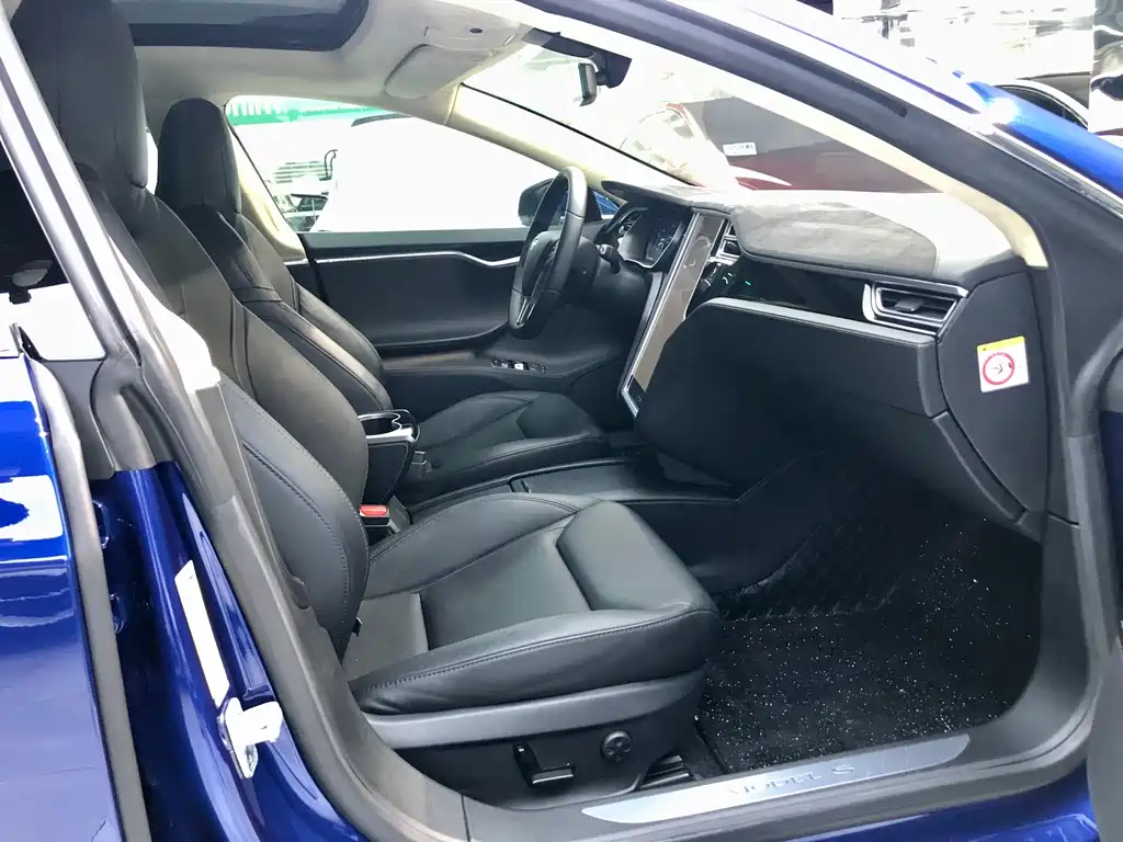 Tesla Model S 2016 — фото 13