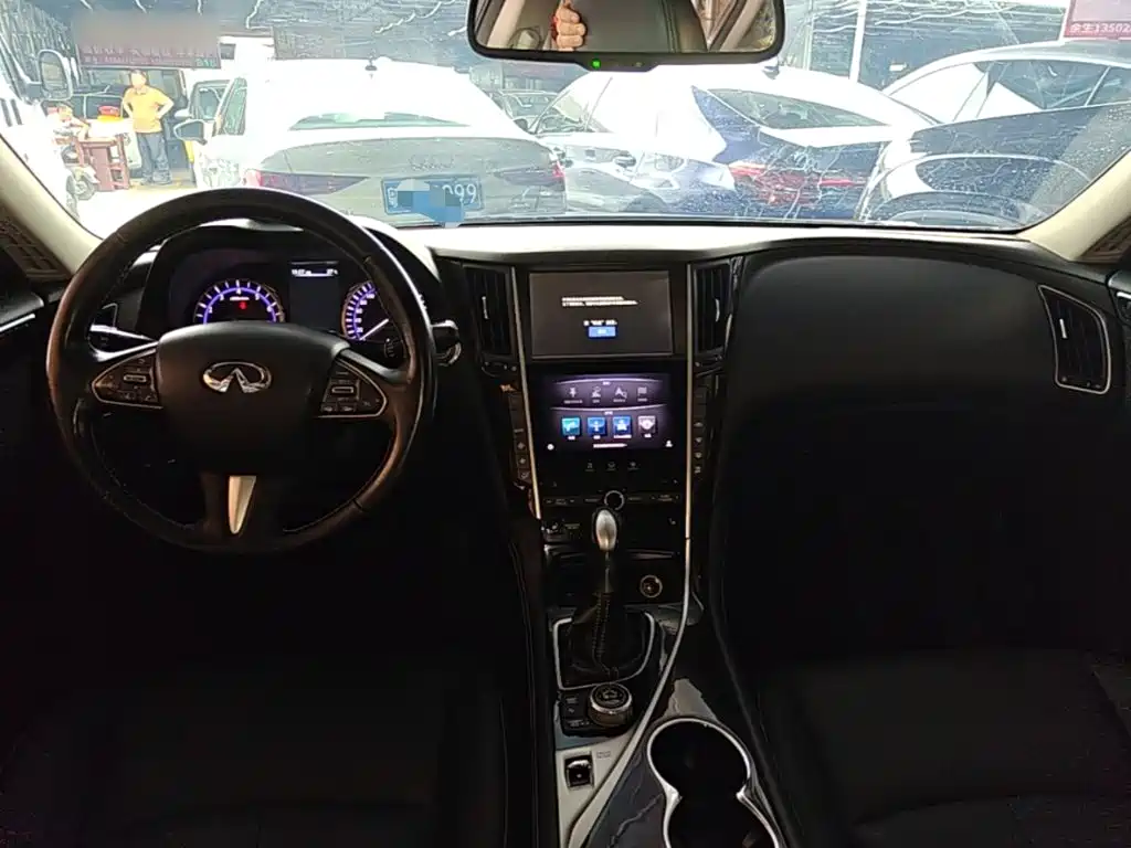 Infiniti Q50L 2015 — фото 10
