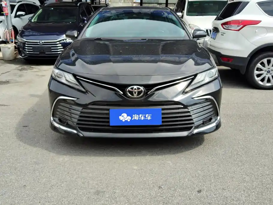 Toyota Camry 2022 — фото 2