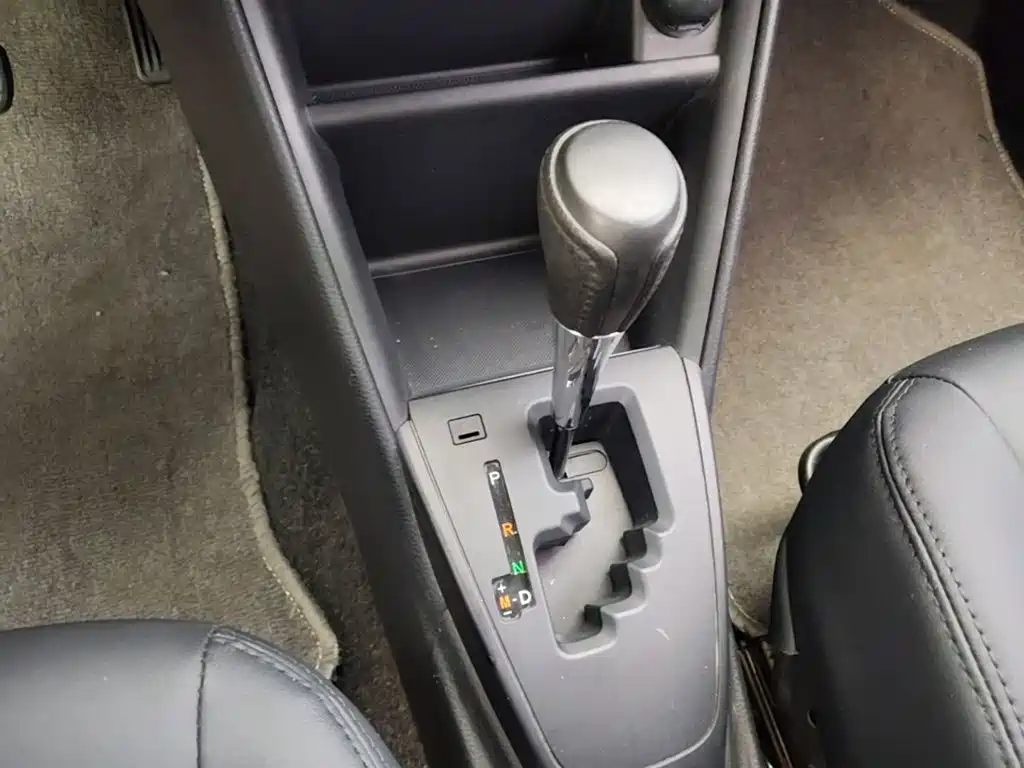 Toyota Yaris L 2017 — фото 14