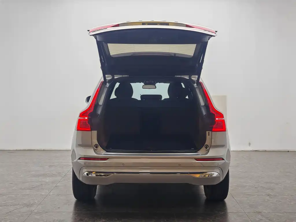 Volvo XC60 2024 — фото 12