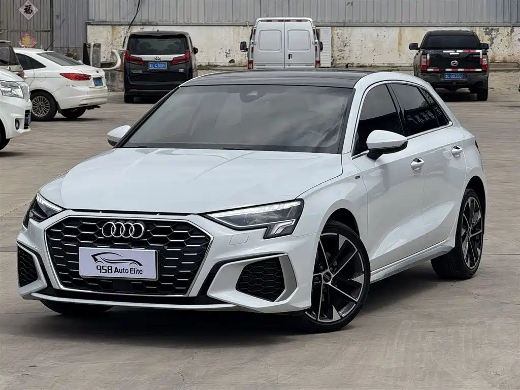 Audi A3 2023 — фото 1