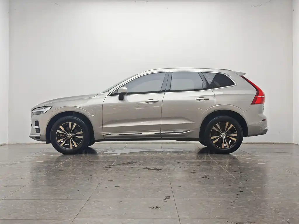 Volvo XC60 2024 — фото 10