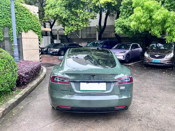 Tesla Model S 2018