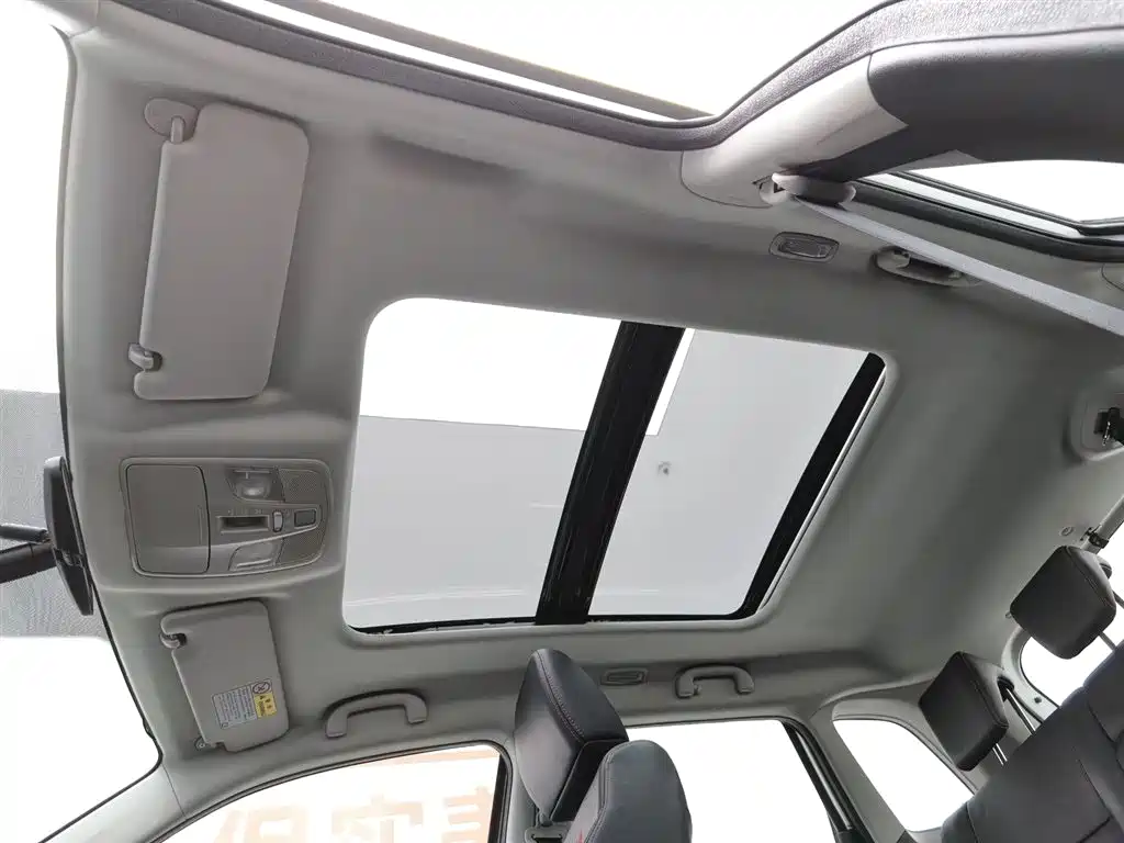 Suzuki Vitara 2018 — фото 14