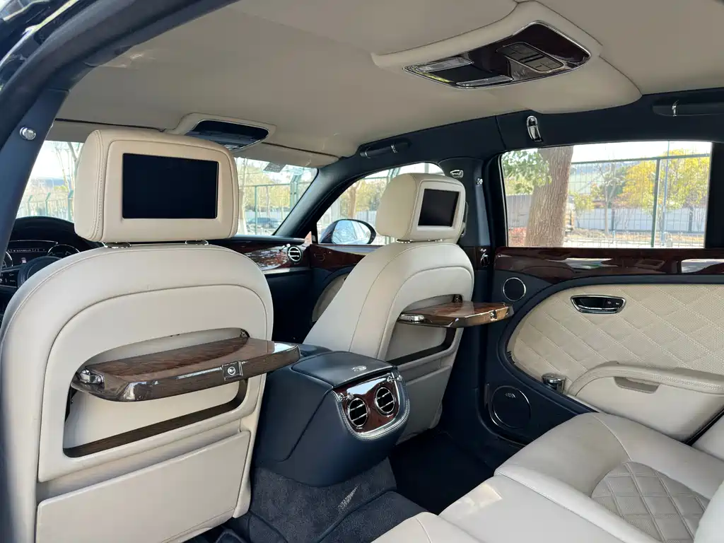 Bentley Mulsanne 2012 — фото 26