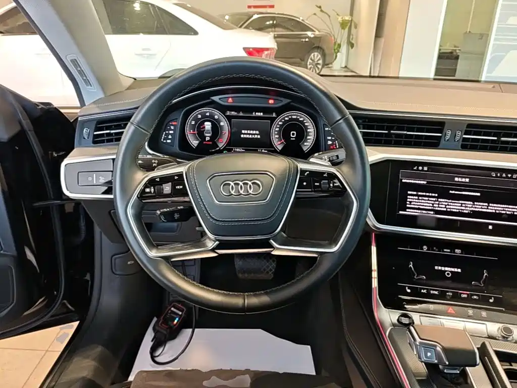 Audi A7L 2025 — фото 11