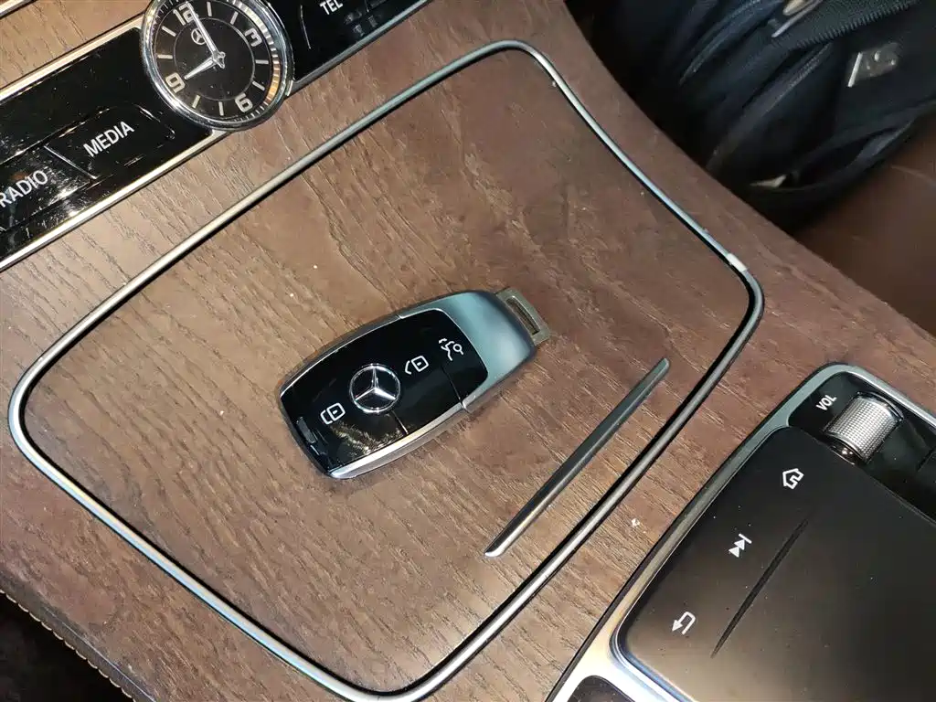 Mercedes-Benz E-Class 2020 — фото 9