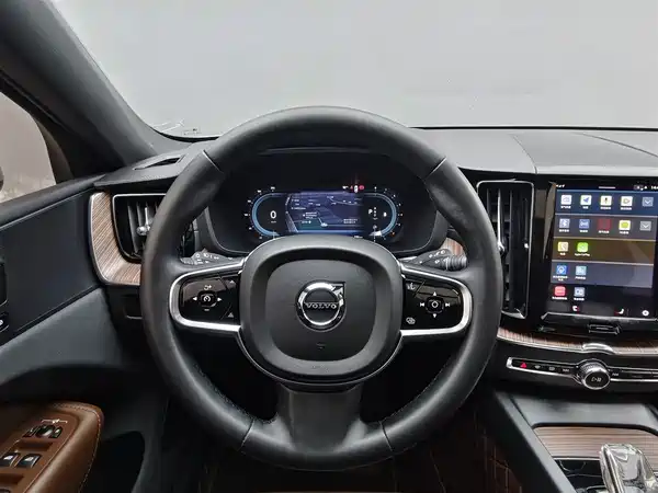 Volvo XC60 2023