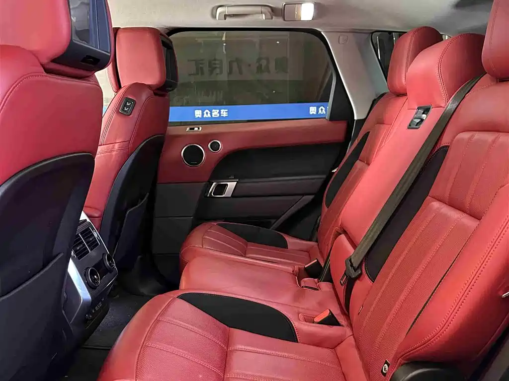 Land Rover Sport 2020 — фото 9