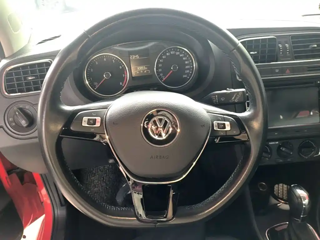 Volkswagen Polo 2016 — фото 10