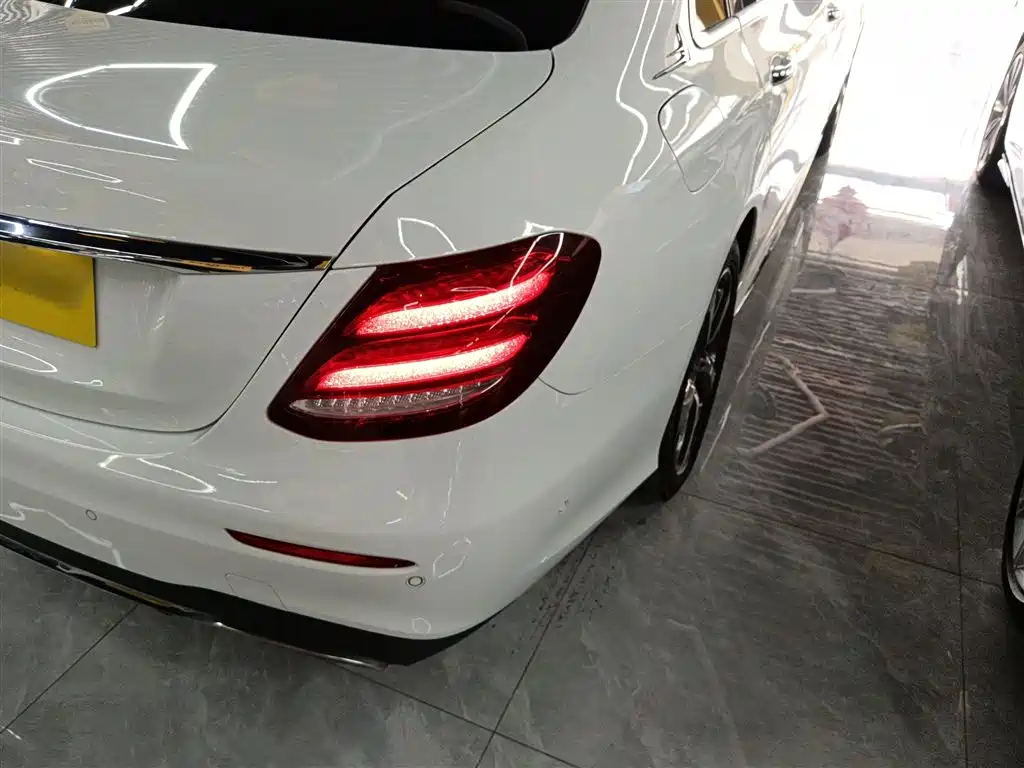Mercedes-Benz E-Class 2019 — фото 24