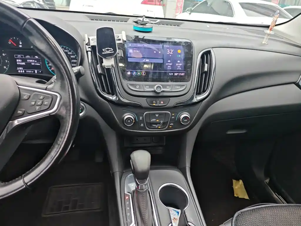 Chevrolet Equinox 2021 — фото 13