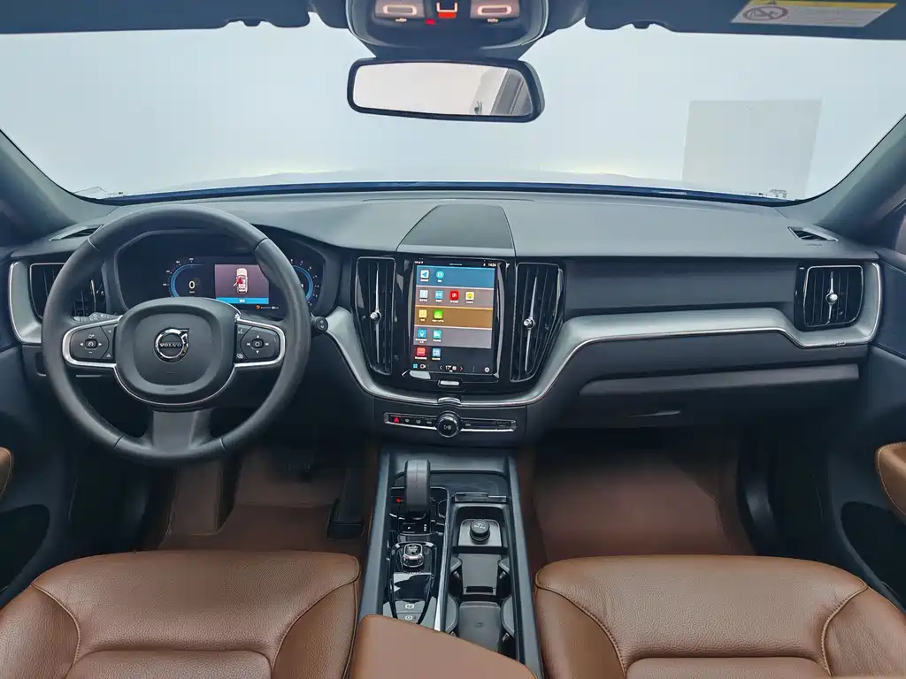 Volvo XC60 2024 — фото 15