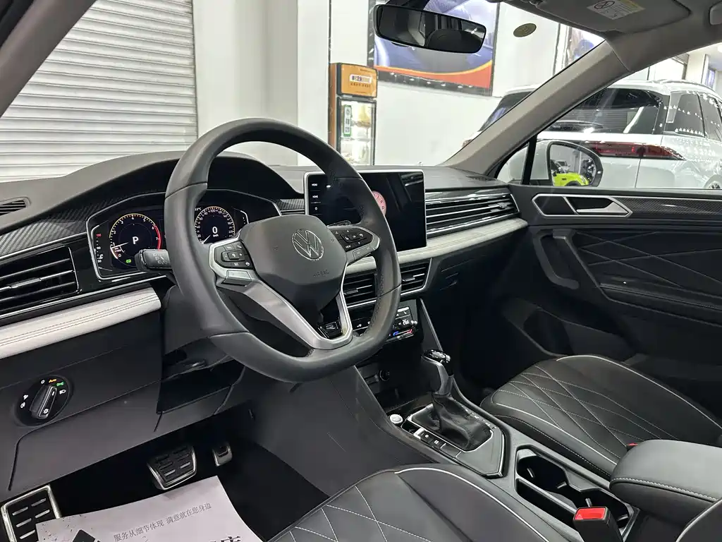 Volkswagen Tiguan L 2025 — фото 10