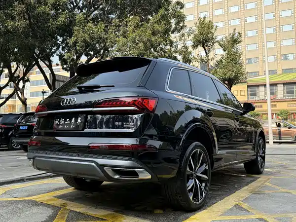 Audi Q7 2021