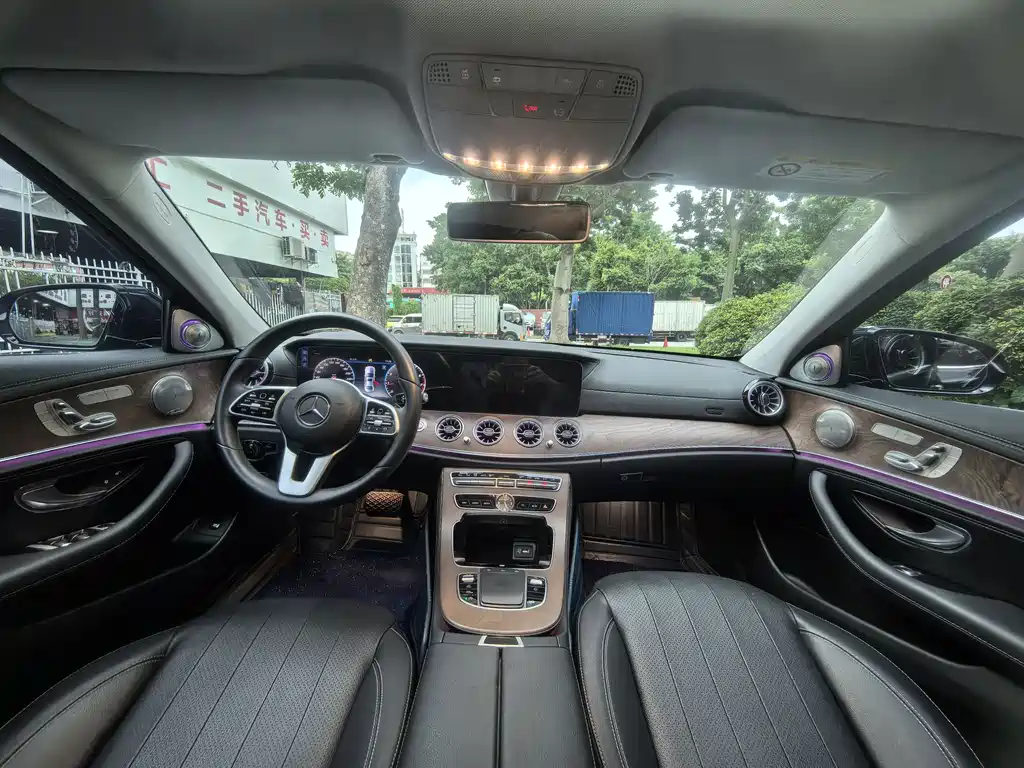 Mercedes-Benz E-Class 2020 — фото 13