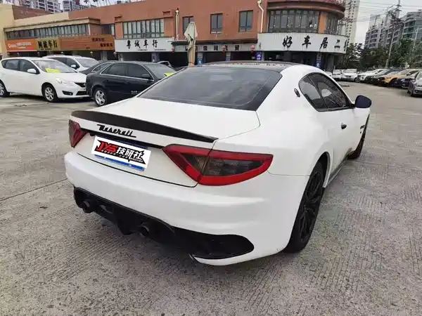 Maserati Granturismo 2013