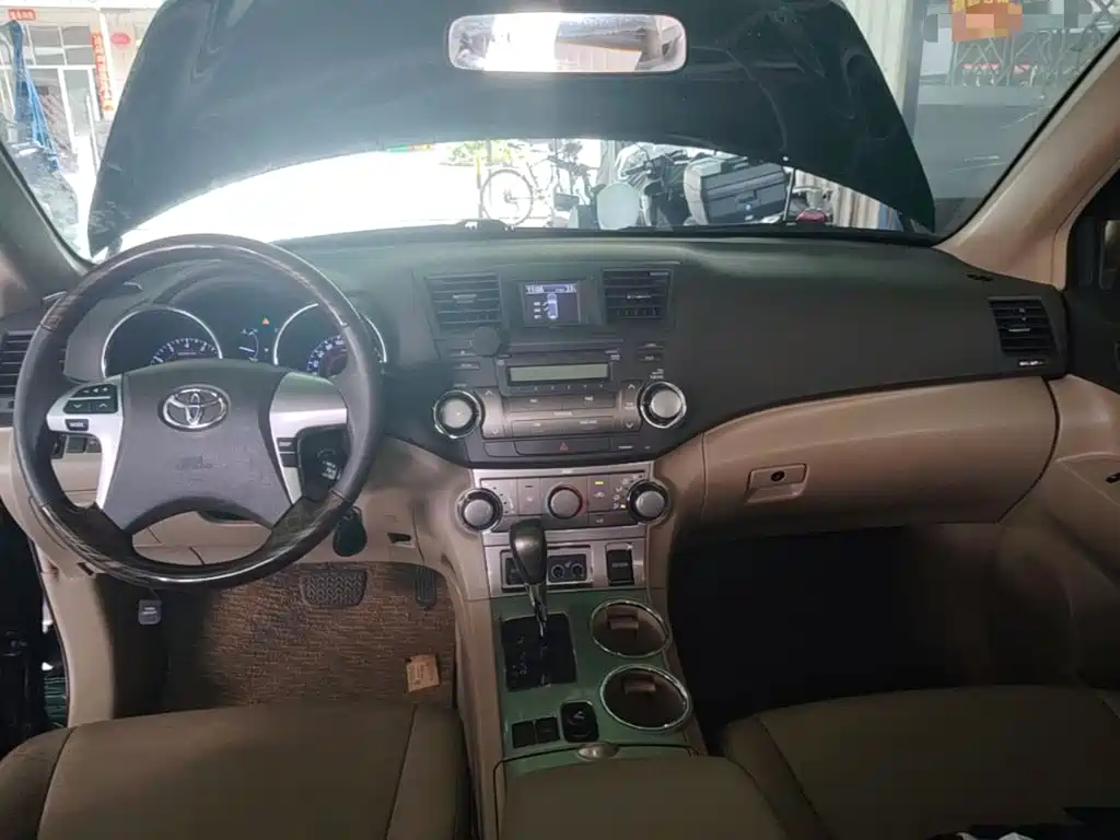 Toyota Highlander 2014 — фото 10
