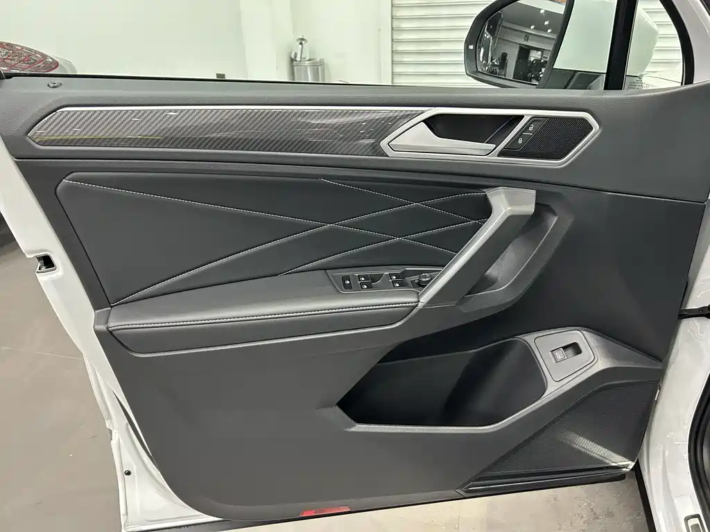 Volkswagen Tiguan L 2025 — фото 12